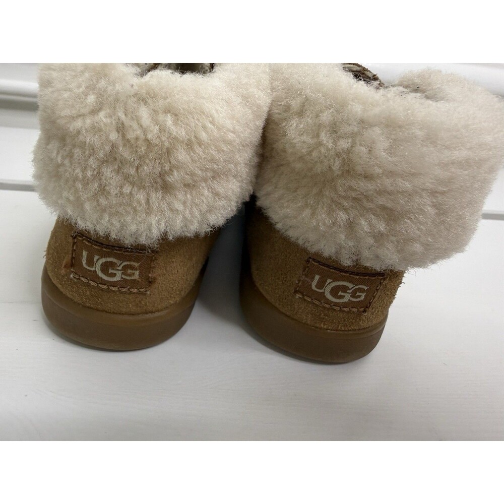 UGG Baby Neumel Chestnut Sheepskin Boots Infant Size 9/10 Cozy Warm Shoes